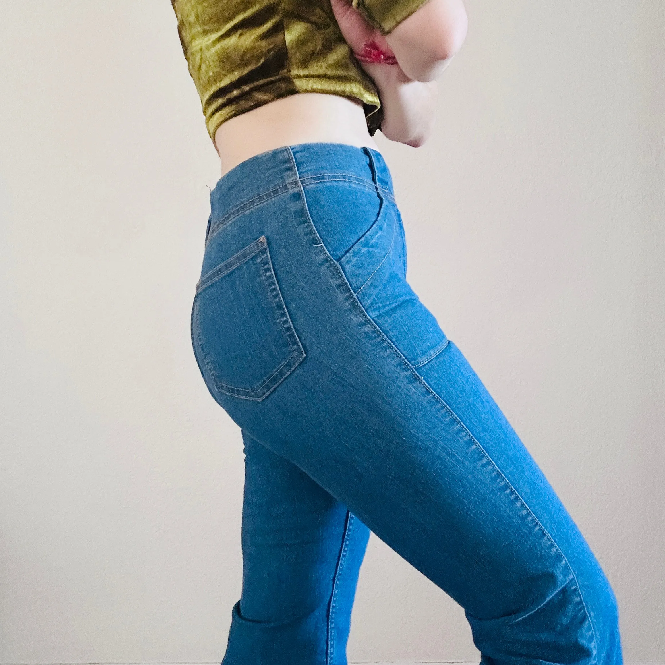 70'S VINTAGE BELL BOTTOM JEANS // WAIST SIZE 26