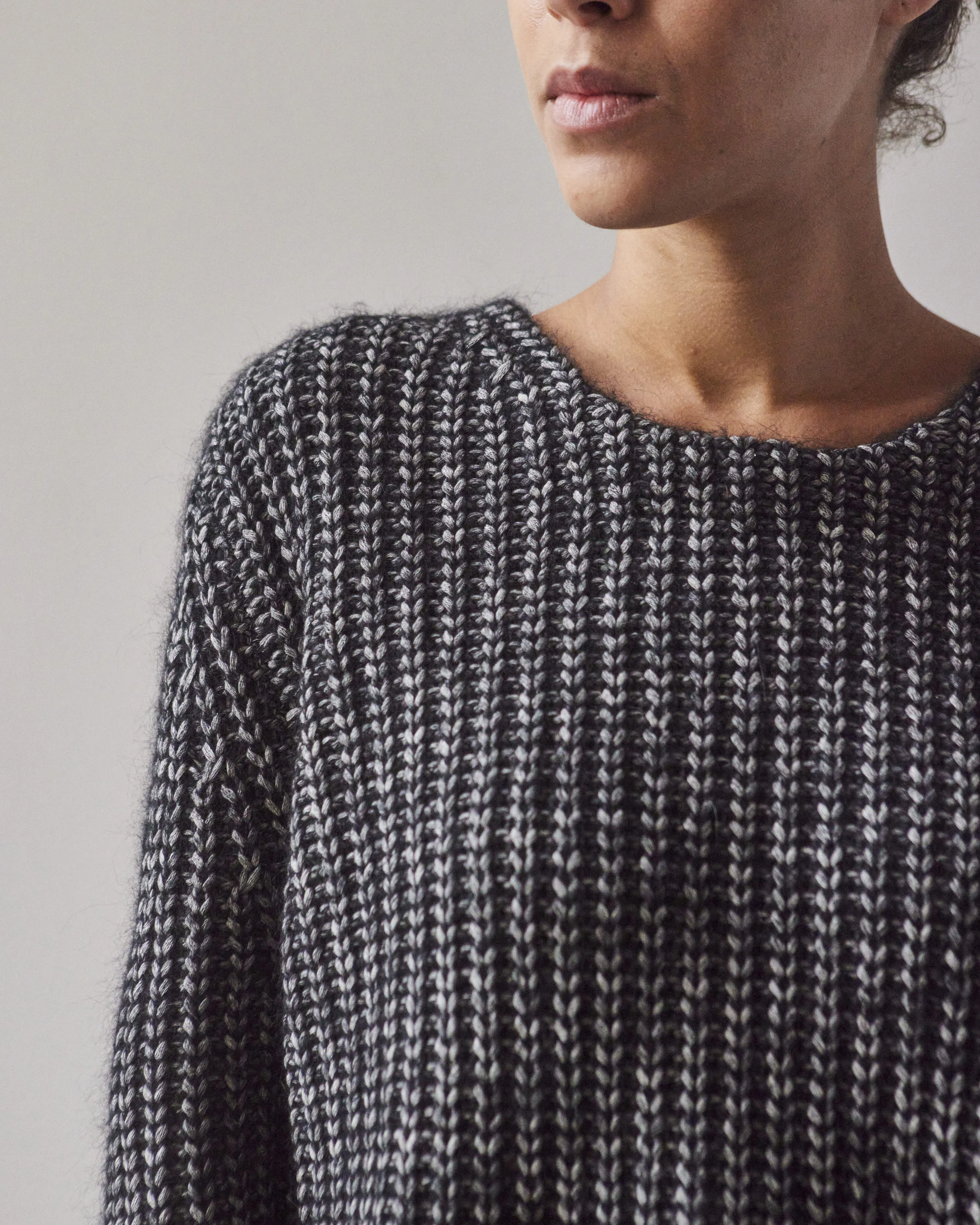 7115 Chunky Fisherman Sweater, Frizzy Black kit