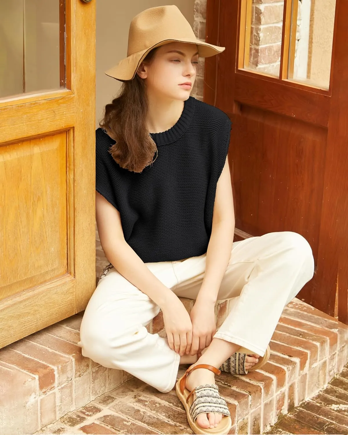 Locachy Women's Vintage Crew Neck Sweater Vest Casual Cropped Sleeveless Knit Pullover Top